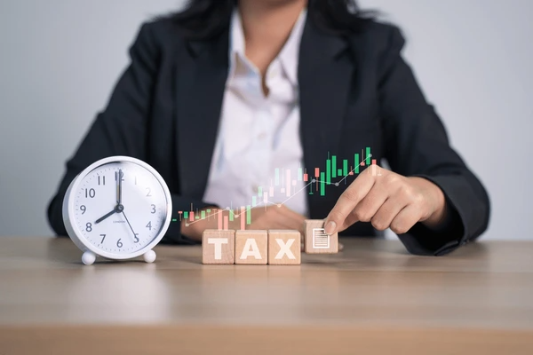 Roth vs. Traditional: Choosing Based on Tax Timing, Not Hype